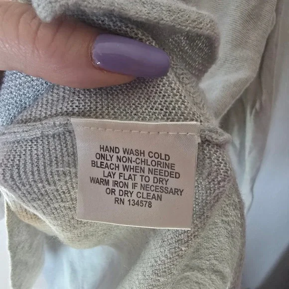 Vineyard Vines Women's Long Sleeve Merino Wool Blend V-Neck Knit Sweater Large - Picture 7 of 8